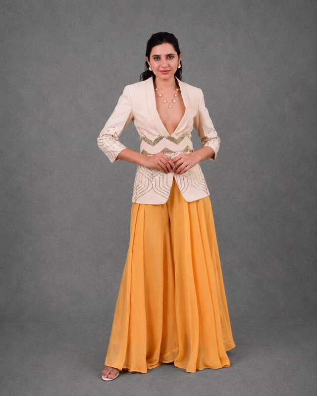 IHSAR Indo-Western Co-ord Set in Off-White – co-ord set with gold sequin embroidery