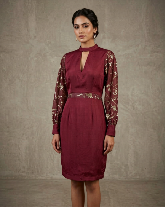 IHSAR Wine Knee-Length Dress in Wine – dress with gold sequin embroidery